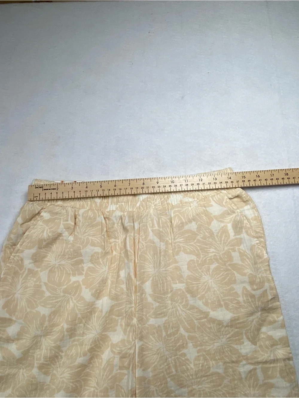 Hurley Tan and White Gauzy 100% Cotton Elastic-Waist‎ Tropical Pants, Small
